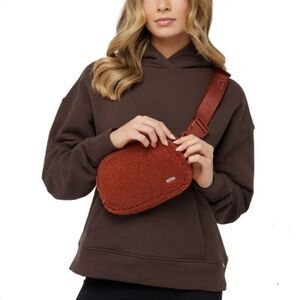 Lole Unisex Sherpa Belt Bag 1L Cinnamon Copper 2-Way Zip, Key Clip + Pockets NWT